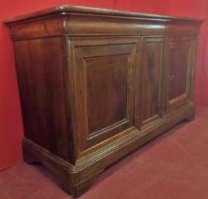 Zwei Türen lang Nussbaum Sideboard